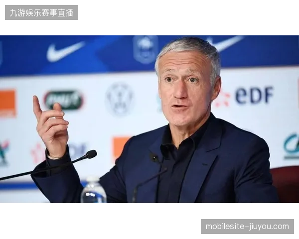 德尚在中场位置做出艰难抉择，卡马文加的落选引发外界热议
